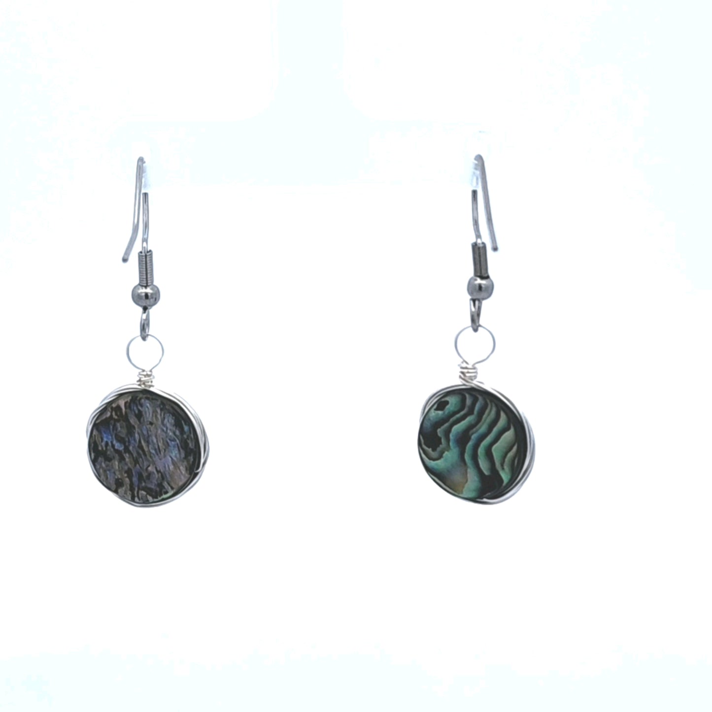 Round Mother of Pearl Earring in Silver