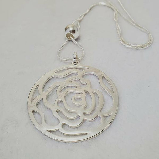 Carnation Centric Rhodium Necklace - The Pearl & Stone Jewelry