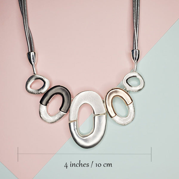 The Jina Necklace
