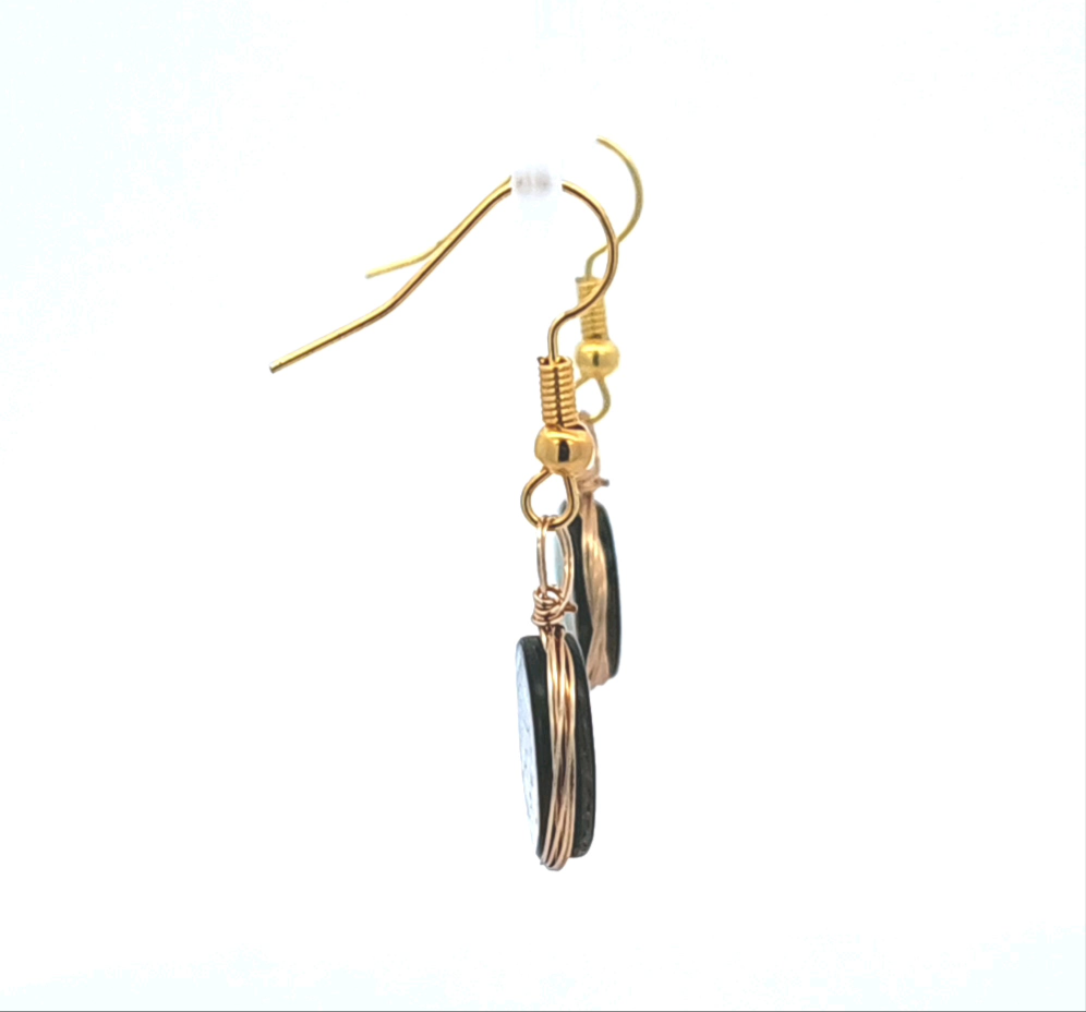 Mother of Pearl in Gold