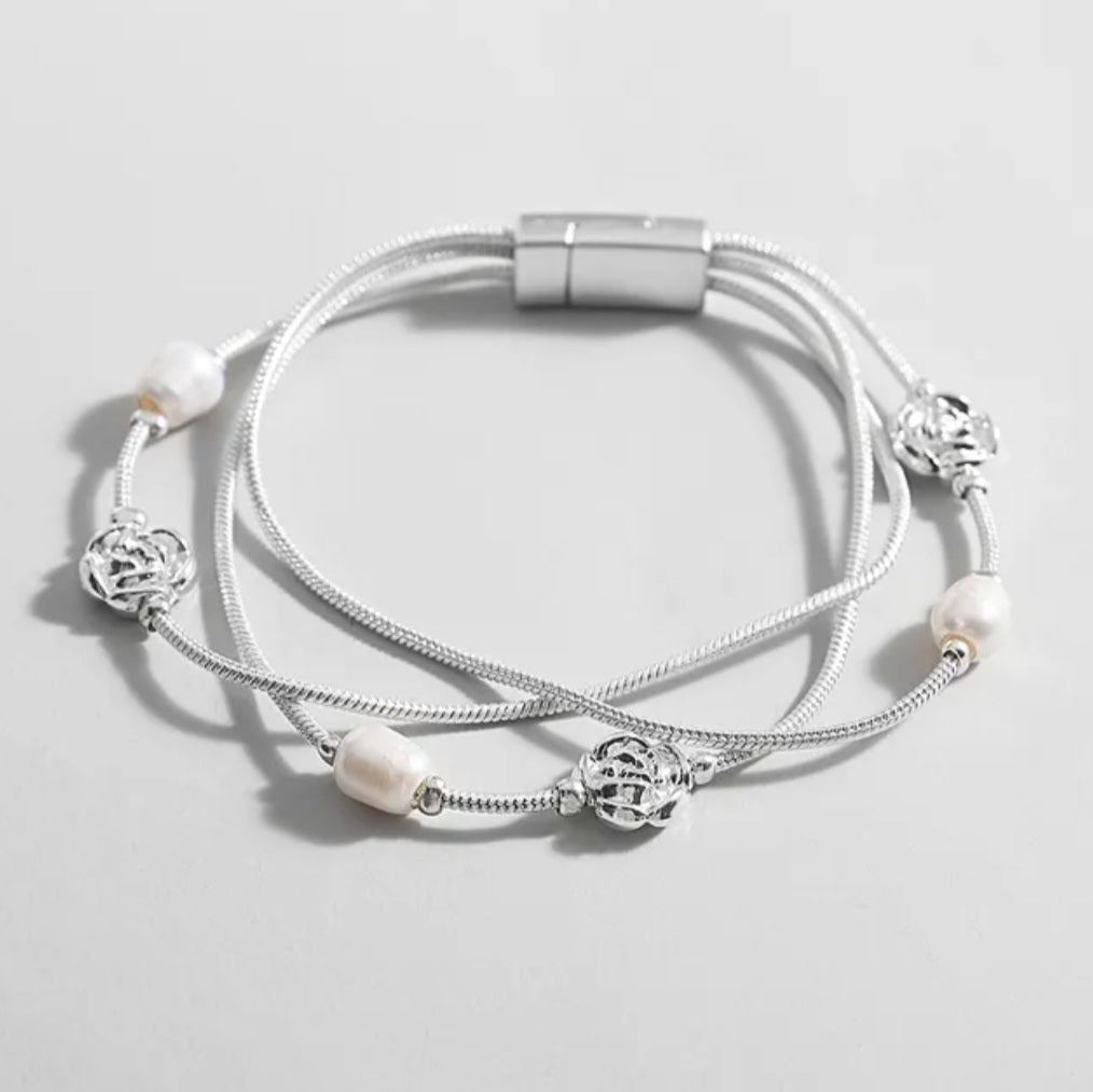 Simple Pearl & Flower Bracelet