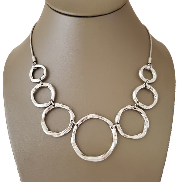 Hammered Rings Rhodium Plated Necklace - The Pearl & Stone Jewelry 
